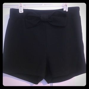 Black shorts with bow